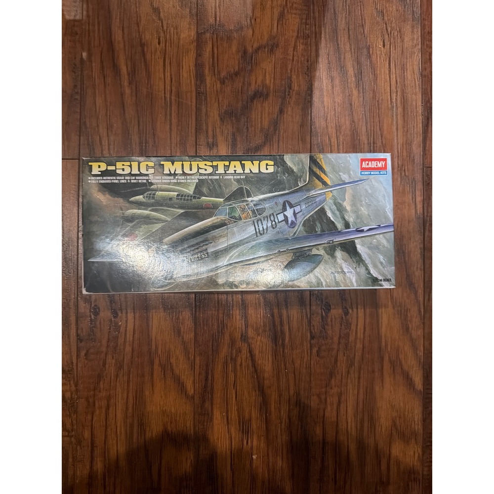 Academy P-51C Mustang 1/72 Scale Model Kit FA199-4000 1616 WWII Airplane